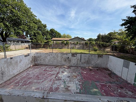 2nd image of 40 Sable Ave