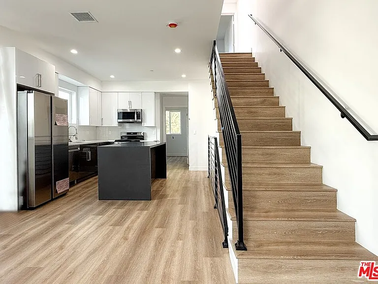 5338 Denny Ave — Photo 25