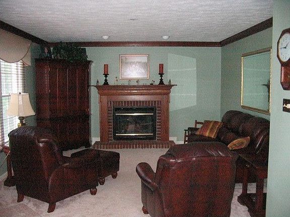 5th image of 320 Berkshire Dr