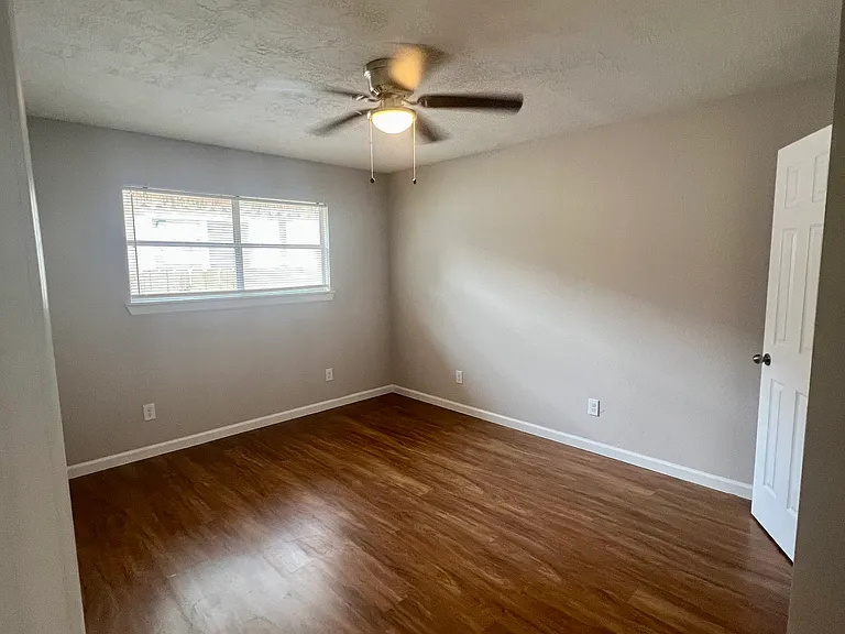 1412 Avenue C — Photo 18