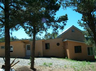 226 Apache Ridge Rd, Santa Fe, NM 87505