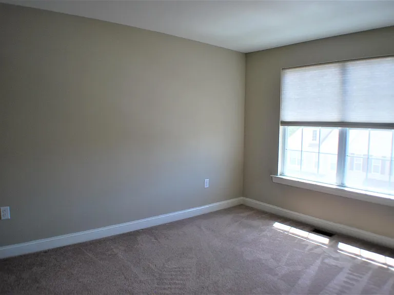 209 Moore Ct — Photo 13