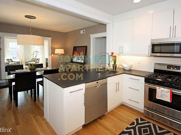 1480964488-659-mass-ave