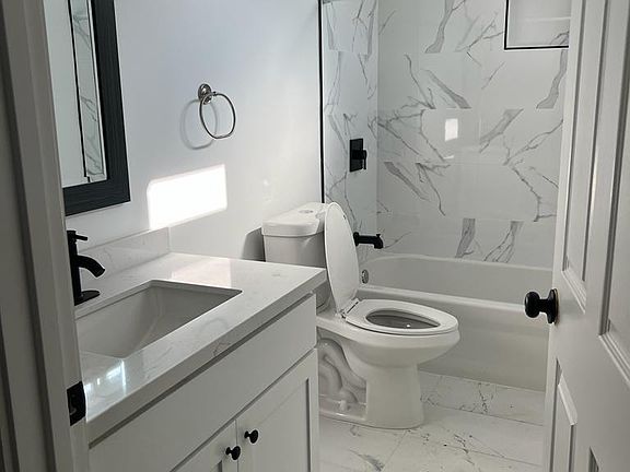 5th image of 152 W 46th St
