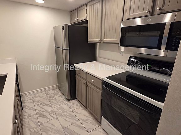 5th image of 1782 Trenton St Unit 6