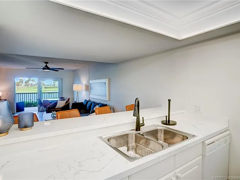 5601 NE Gulfstream Way — Photo 19
