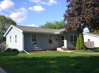 1824 4th Ave NW, Waverly, IA 50677