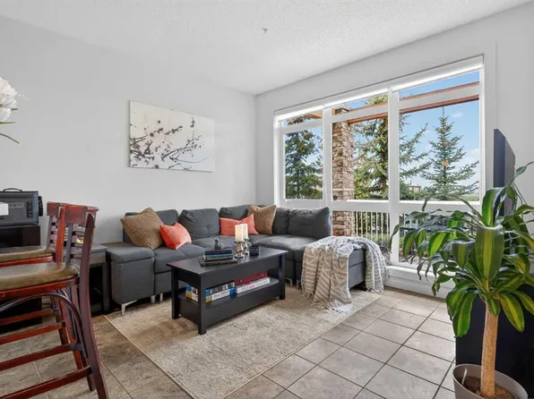108 W Rockyledge Vw NW #6, Calgary, AB T3G 5Y3