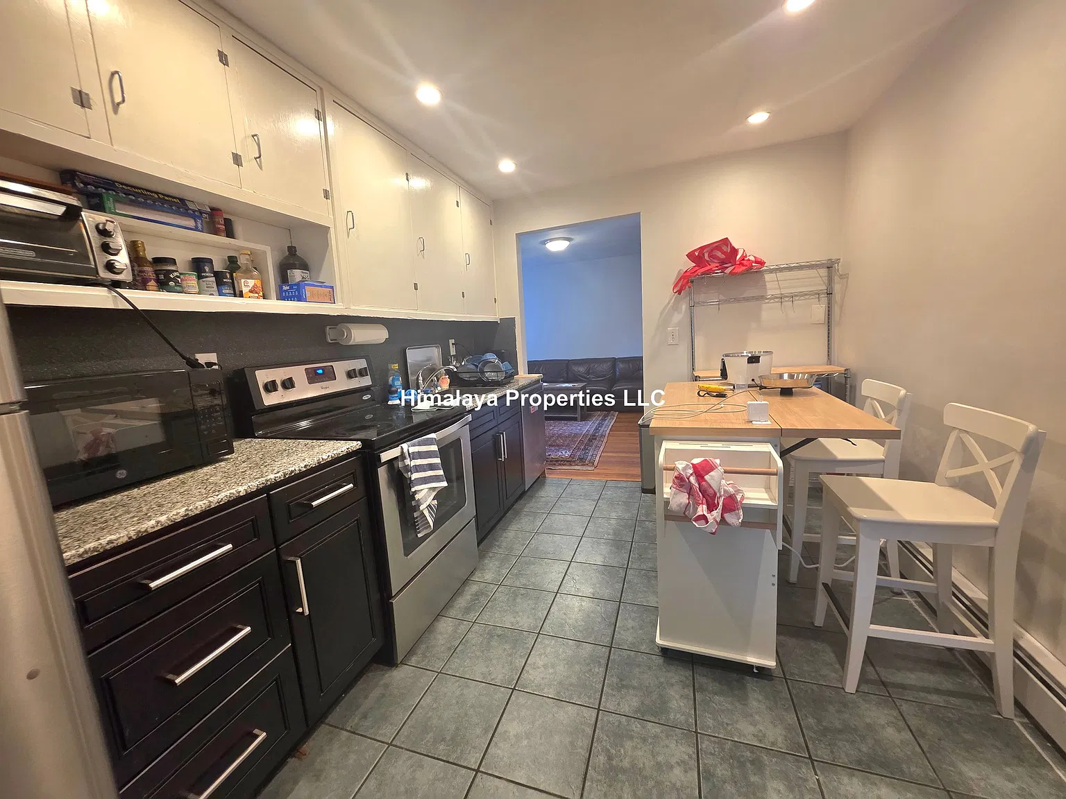 4 bed, $5,600 — Photo 1