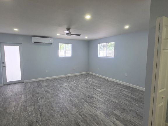 5th image of 3740 SW 40th St #2