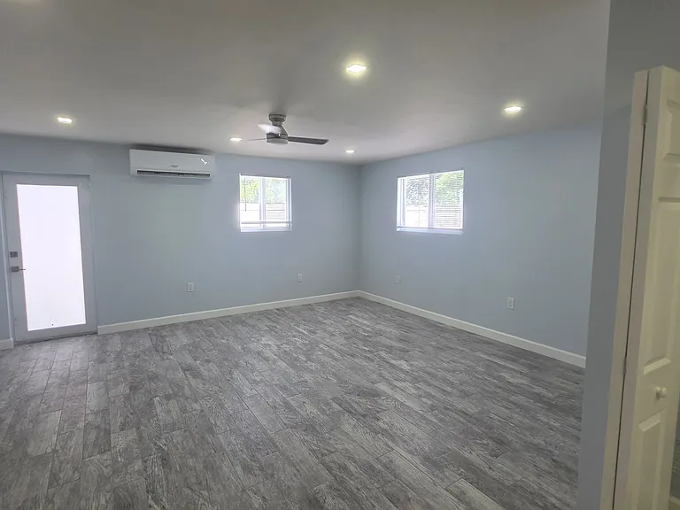 3740 SW 40th St #2 — Photo 5
