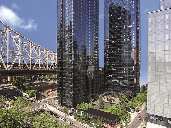 5th image of 420 E 61st St APT 30B