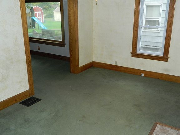 4th image of 625 Hayes Ave