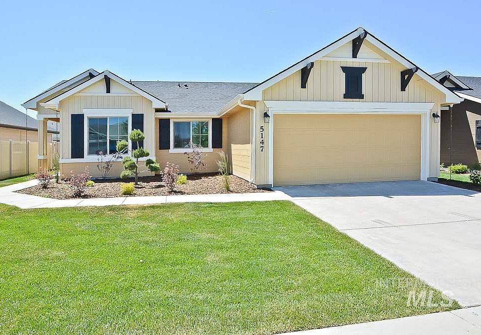1st image of 864 Heritage Dr