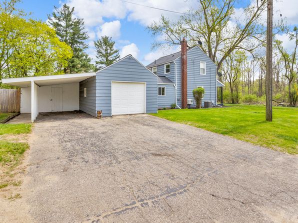 2408 Cobb Rd, Jackson, MI 49203