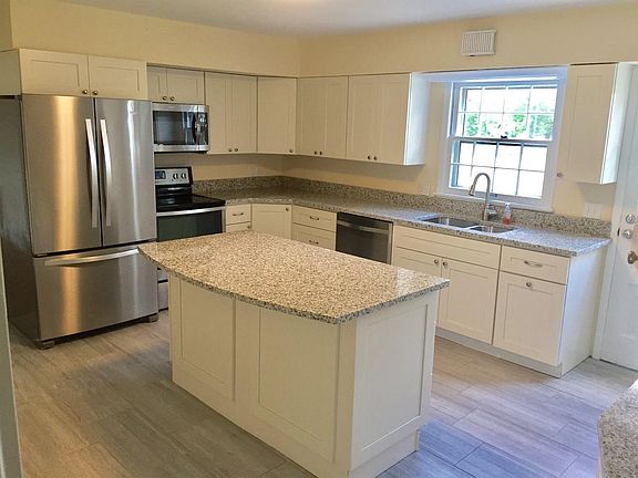 2nd image of 605 Kenridge Dr