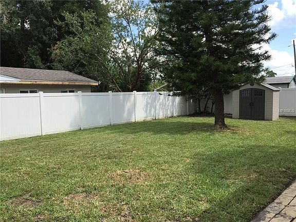 5th image of 2402 Illinois St