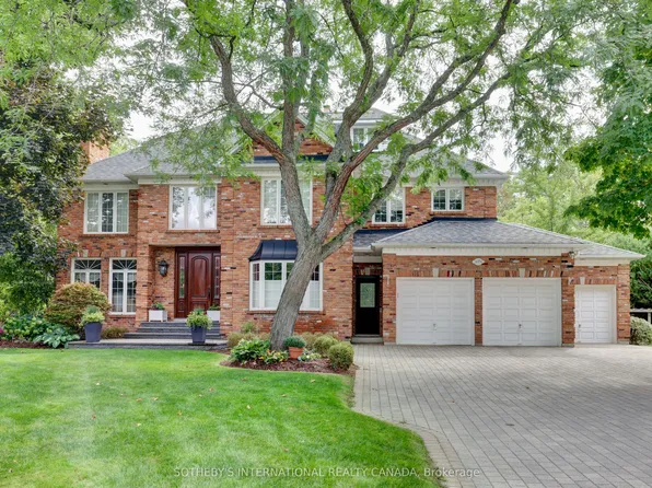 1379 Meadow Green Ct, Mississauga, ON L5H 4J3