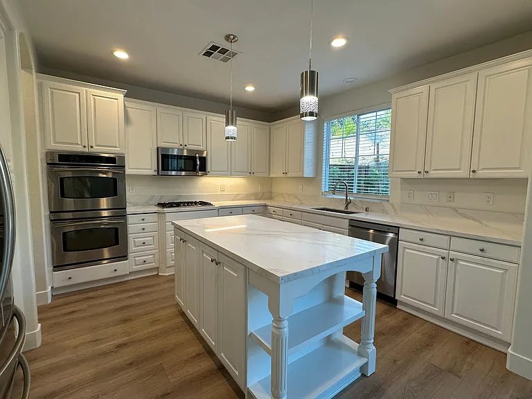 1523 Clifftop Ave — Photo 6
