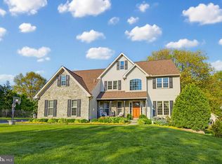 7 Thornhill Ln, Willow Street, PA 17584