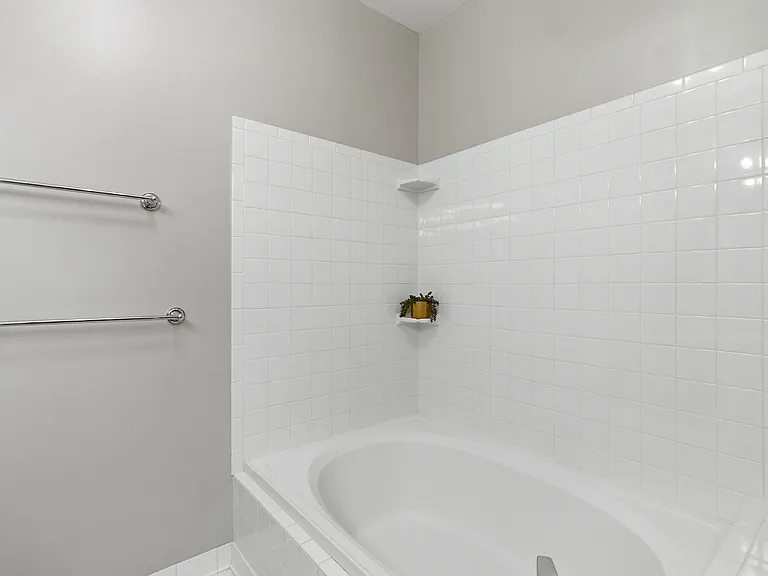 6610 Netties Ln #J — Photo 23