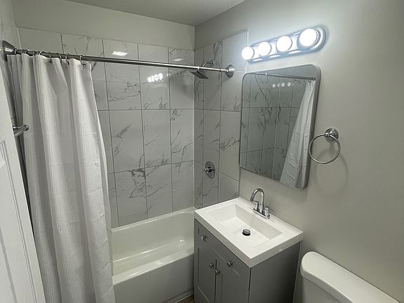 5th image of 515 S Milwaukee Ave #517-12