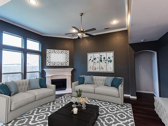 2nd image of 1021 Lavender Dr