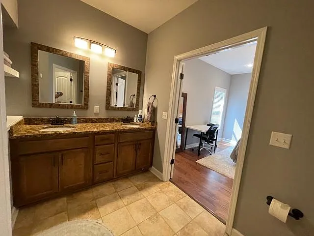 1317 Ashleys Dr — Photo 23