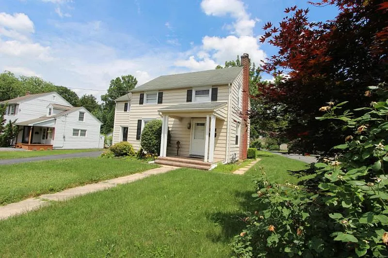 1411 Clearview Ave photo 1