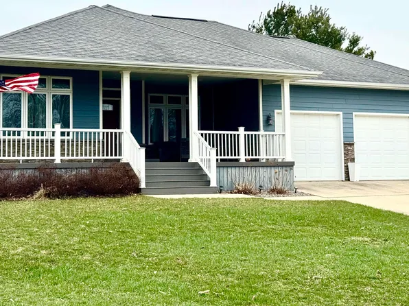 136 Pheasant Ave, Storm Lake, IA 50588