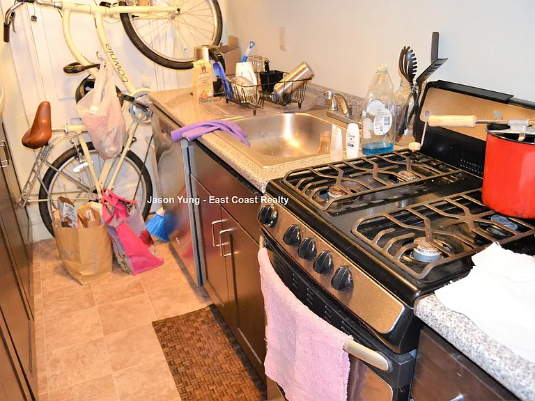220 Kelton St #18 — Photo 5