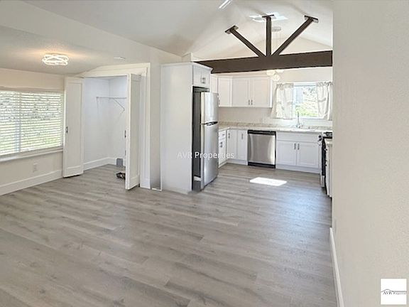 3rd image of 17644 Mines Rd