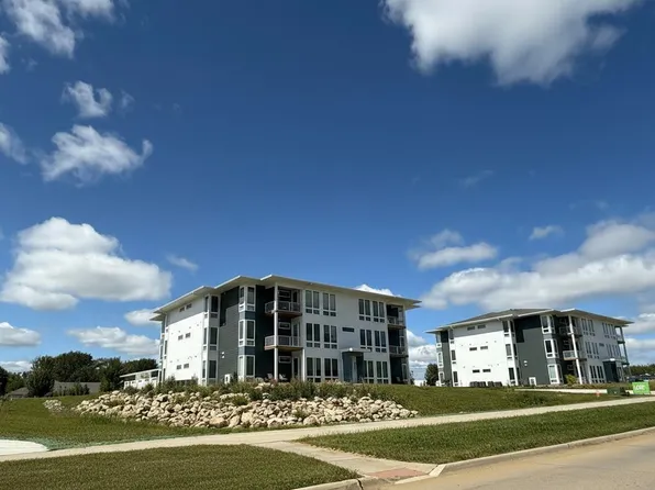 4015 Cedar Heights Dr #11, Cedar Falls, IA 50613