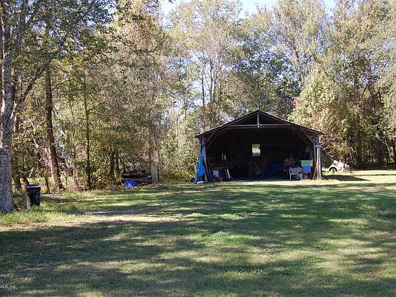 5th image of 980 Bea Ln
