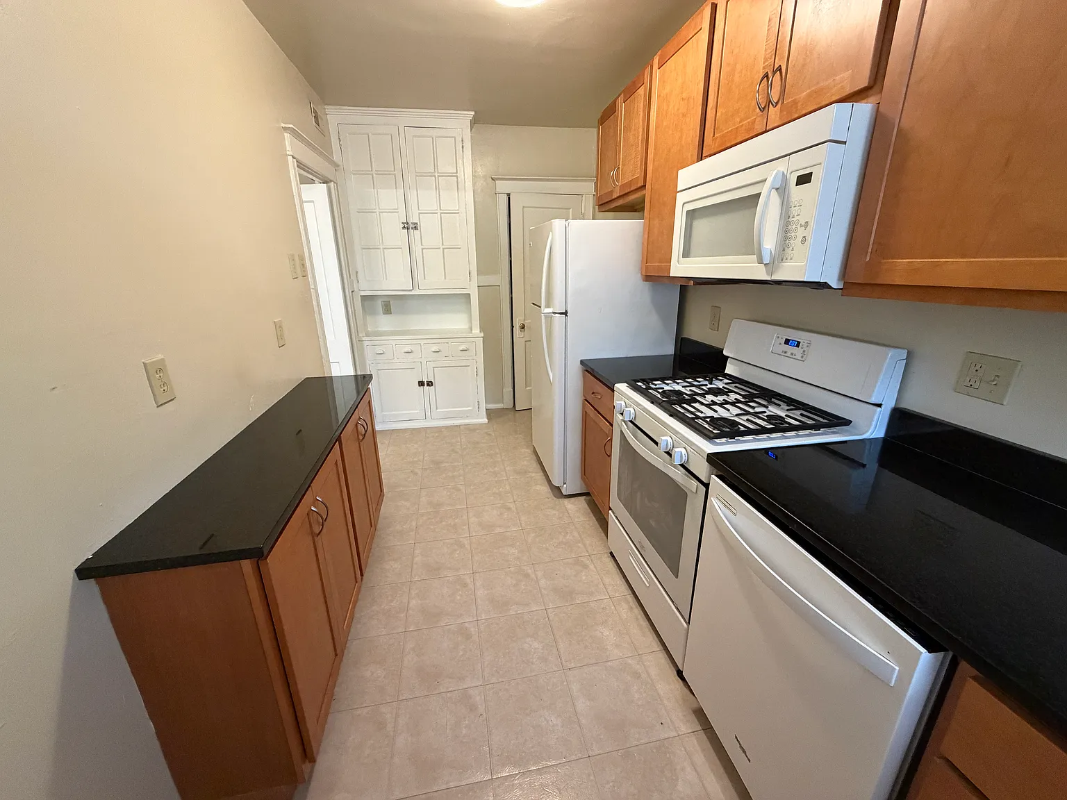 2 bed, 1100 sqft, $1,195 — Photo 2
