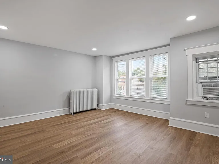 221B Kings Hwy E #3 — Photo 9
