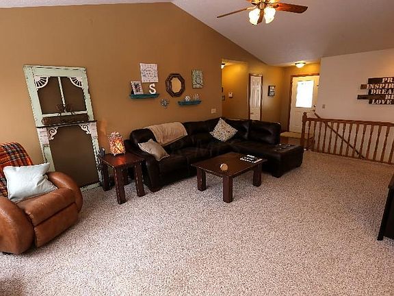 3rd image of 514 Grand Valley Dr