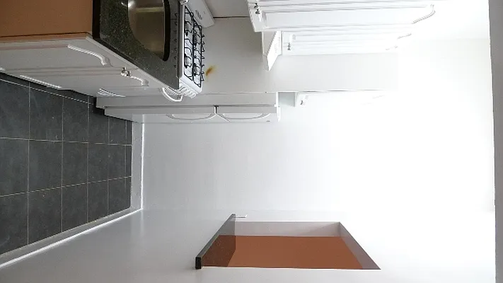 Rented by Platinum Brokerage Group, LLC | media 9