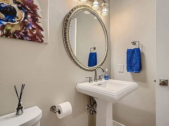 3rd image of 149 Alpine Dr #C