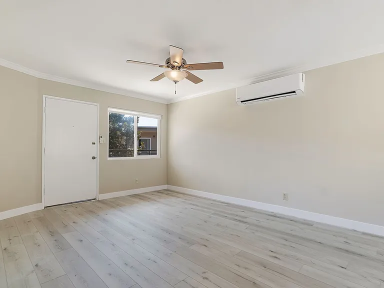 1690 E Hillcrest Dr — Photo 47
