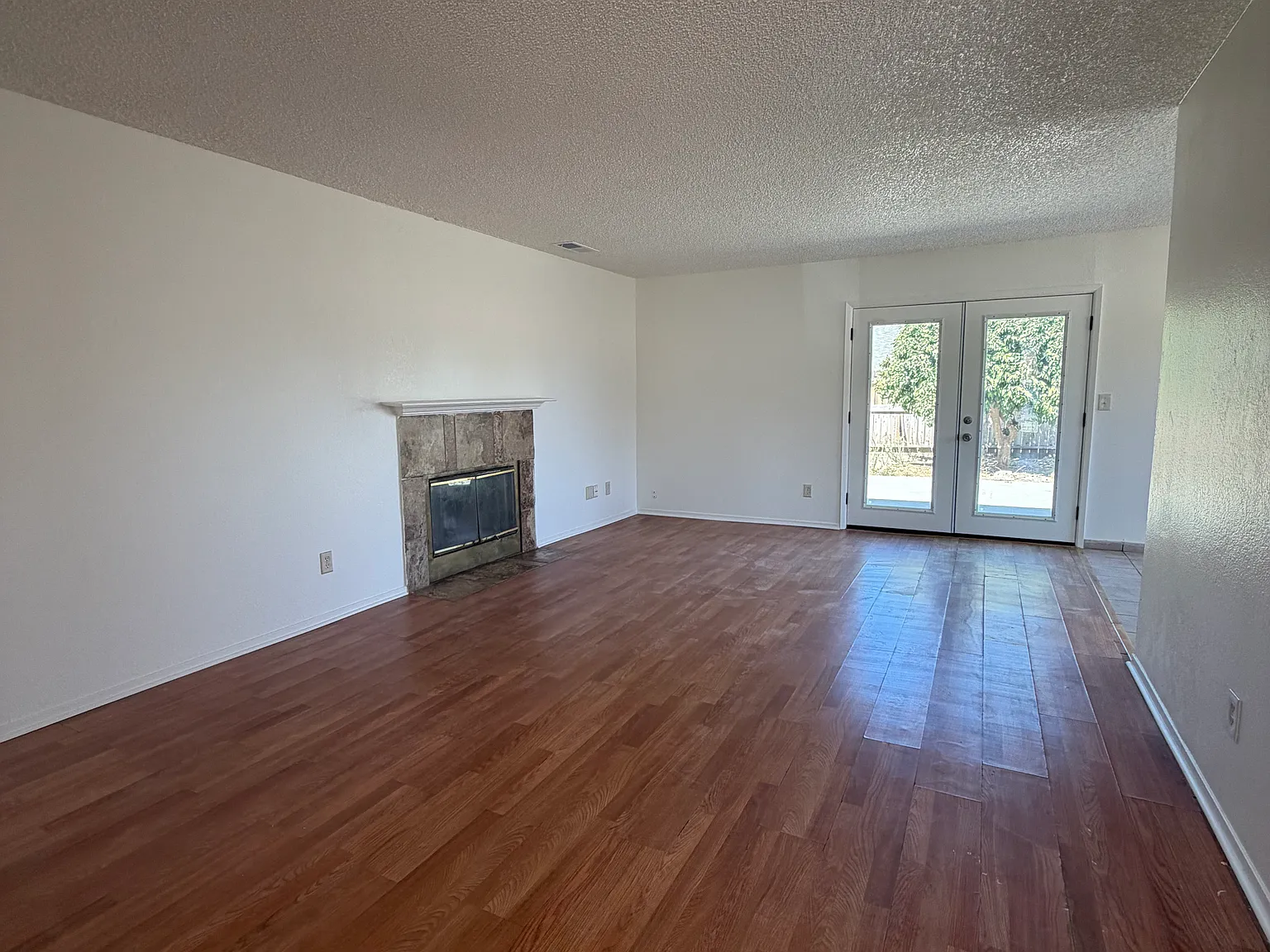 4 bed, 1562 sqft, $2,200 — Photo 3