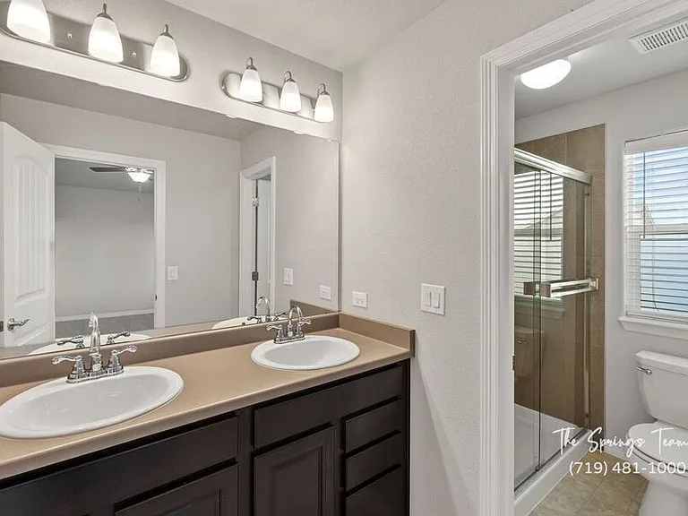 10898 Rowley Dr — Photo 23
