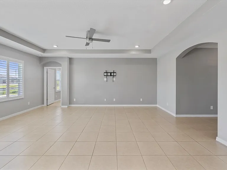 529 SW 26th Terrace Cpe — Photo 10