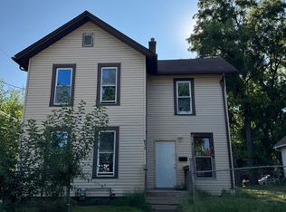 913 Vine St, Davenport, IA 52804