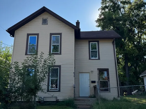 913 Vine St, Davenport, IA 52804