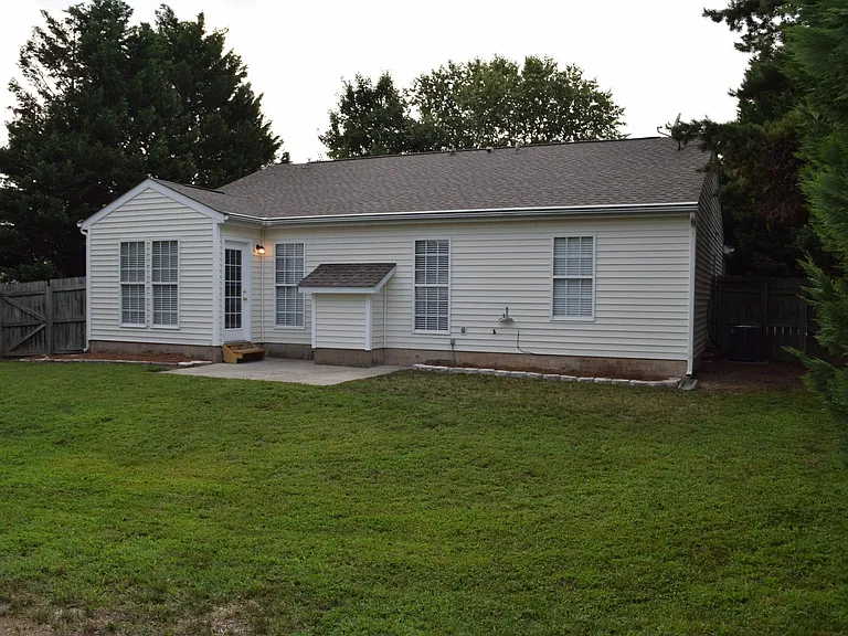 4100 Suttle Pl — Photo 3