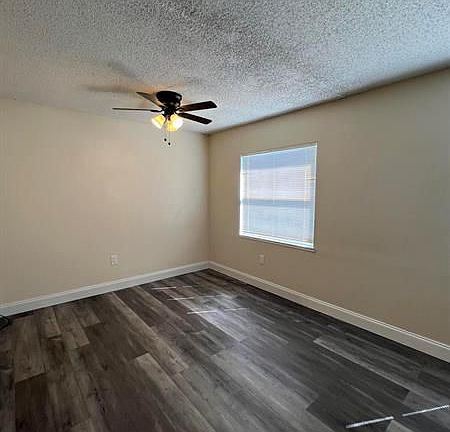 5th image of 837 Hickory St #5