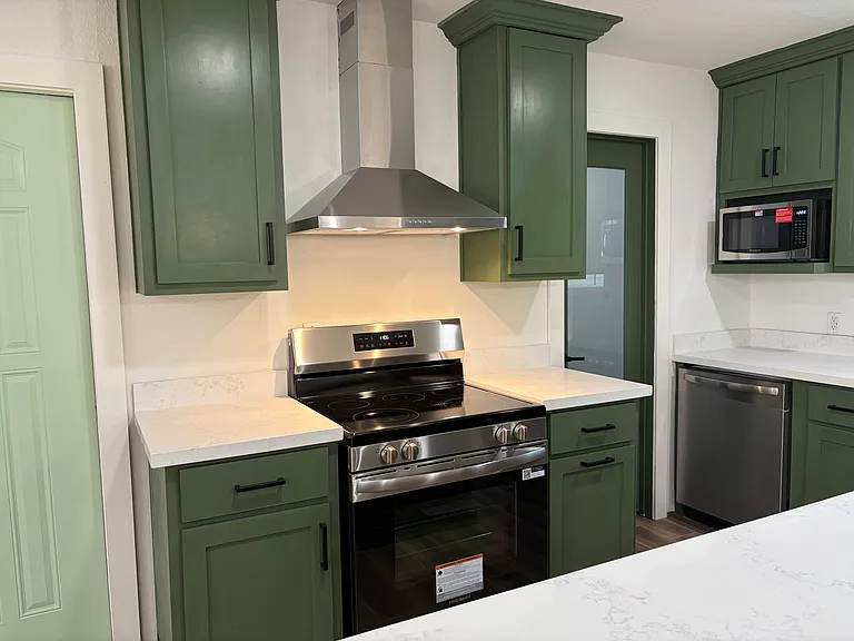 712 Harvey St — Photo 10