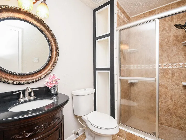 6906 Grant Dr — Photo 32