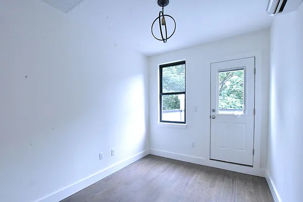 Rented by Mazel Realty USA Corp | media 15